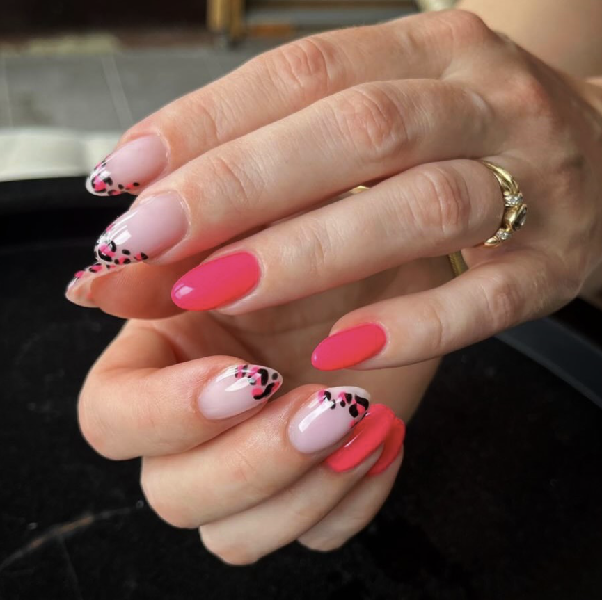 Yksityiskohtainen nail art ja persoonallinen koristelu Design by Jenna - portfolio 5.